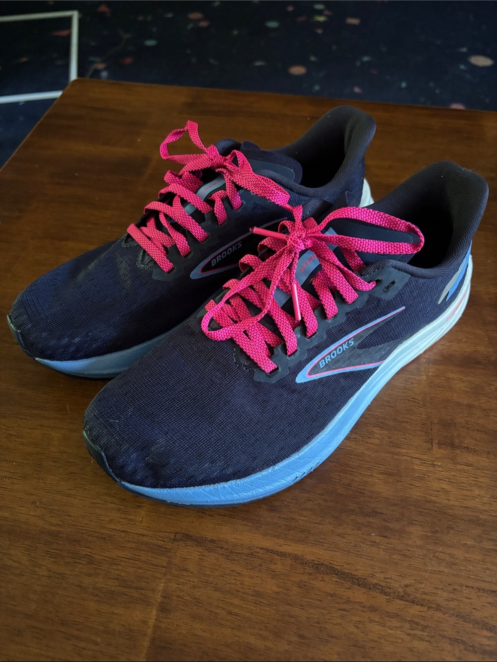 Brooks Hyperion Women's Navy Running Shoes with Pink Laces 8.5